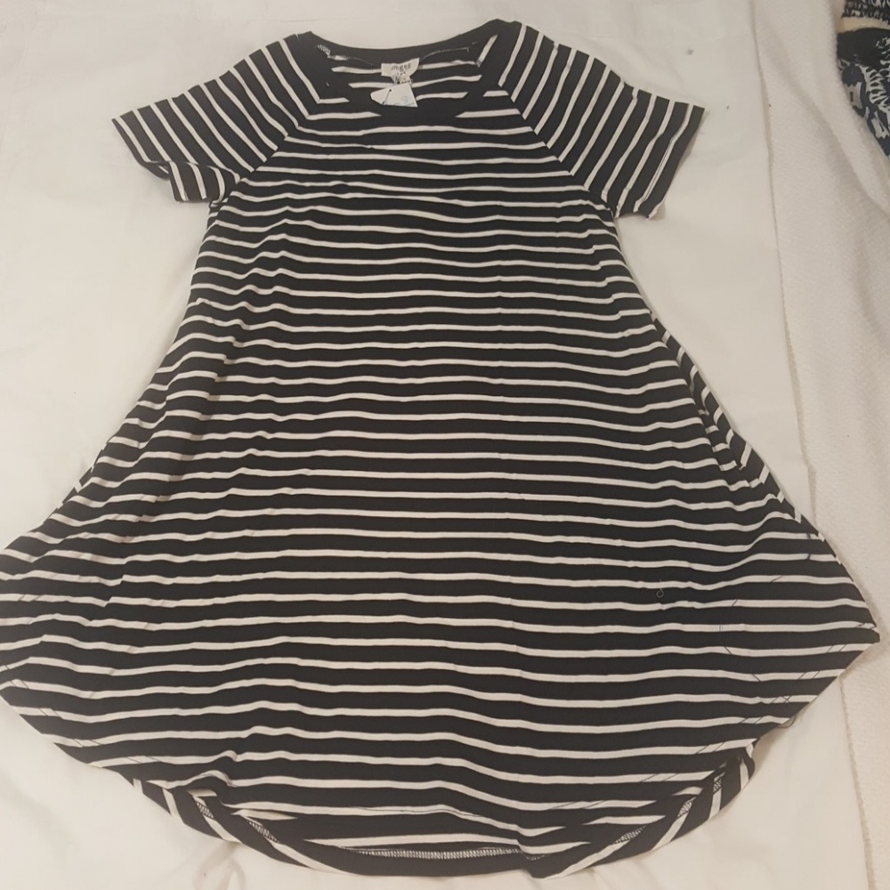 Short sleeve dress